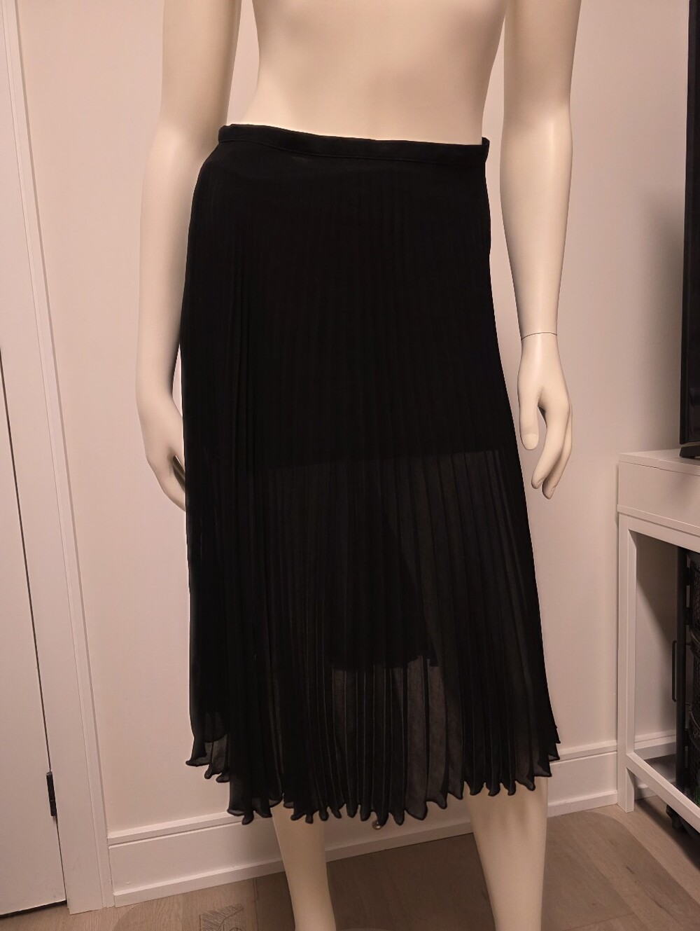 Topshop Black Pleated Midi Skirt US 2